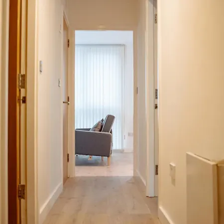 Central & Spacious, Sleeps 8, Perfect For Groups Leeds  Exterior photo