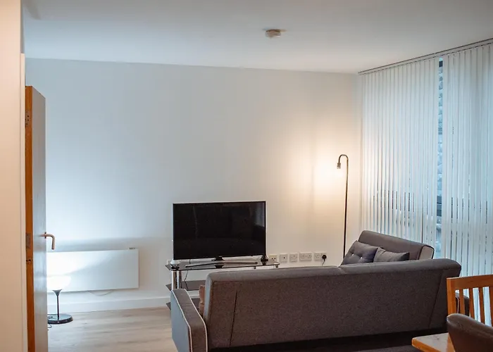 Central & Spacious, Sleeps 8, Perfect For Groups