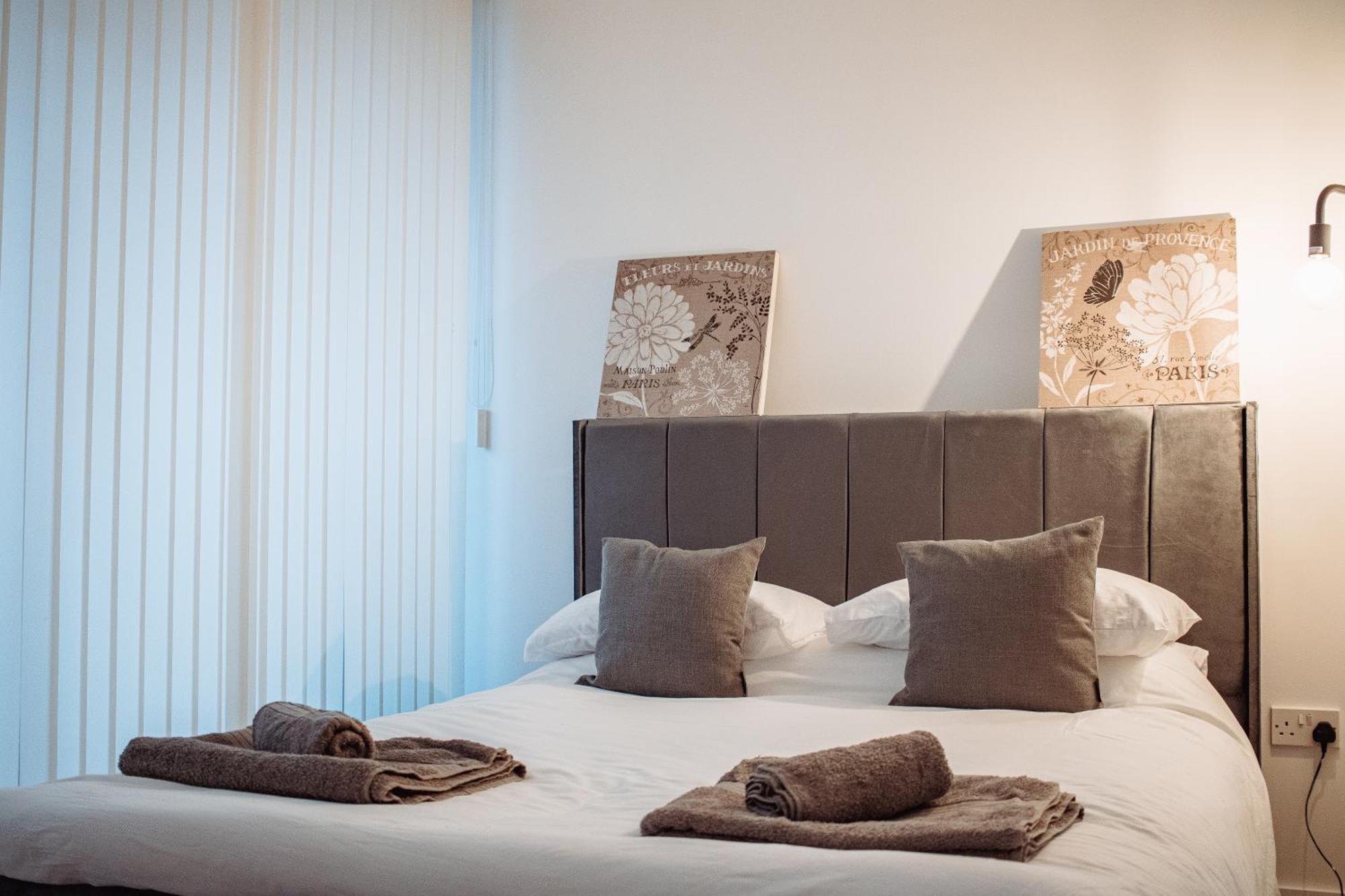 & Spacious, Sleeps 8, Perfect For Groups Apartment Leeds (West Yorkshire)