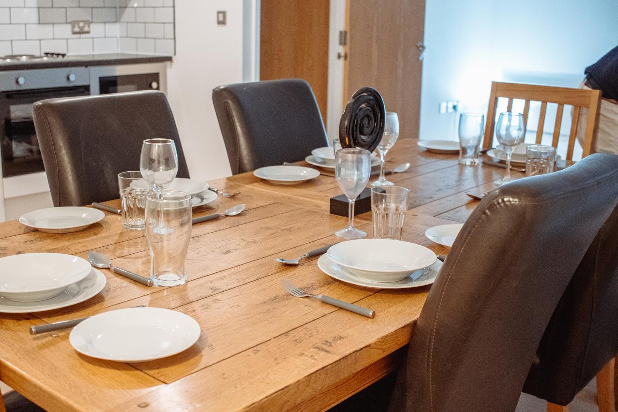 Apartment & Spacious, Sleeps 8, Perfect For Groups Leeds (West Yorkshire)