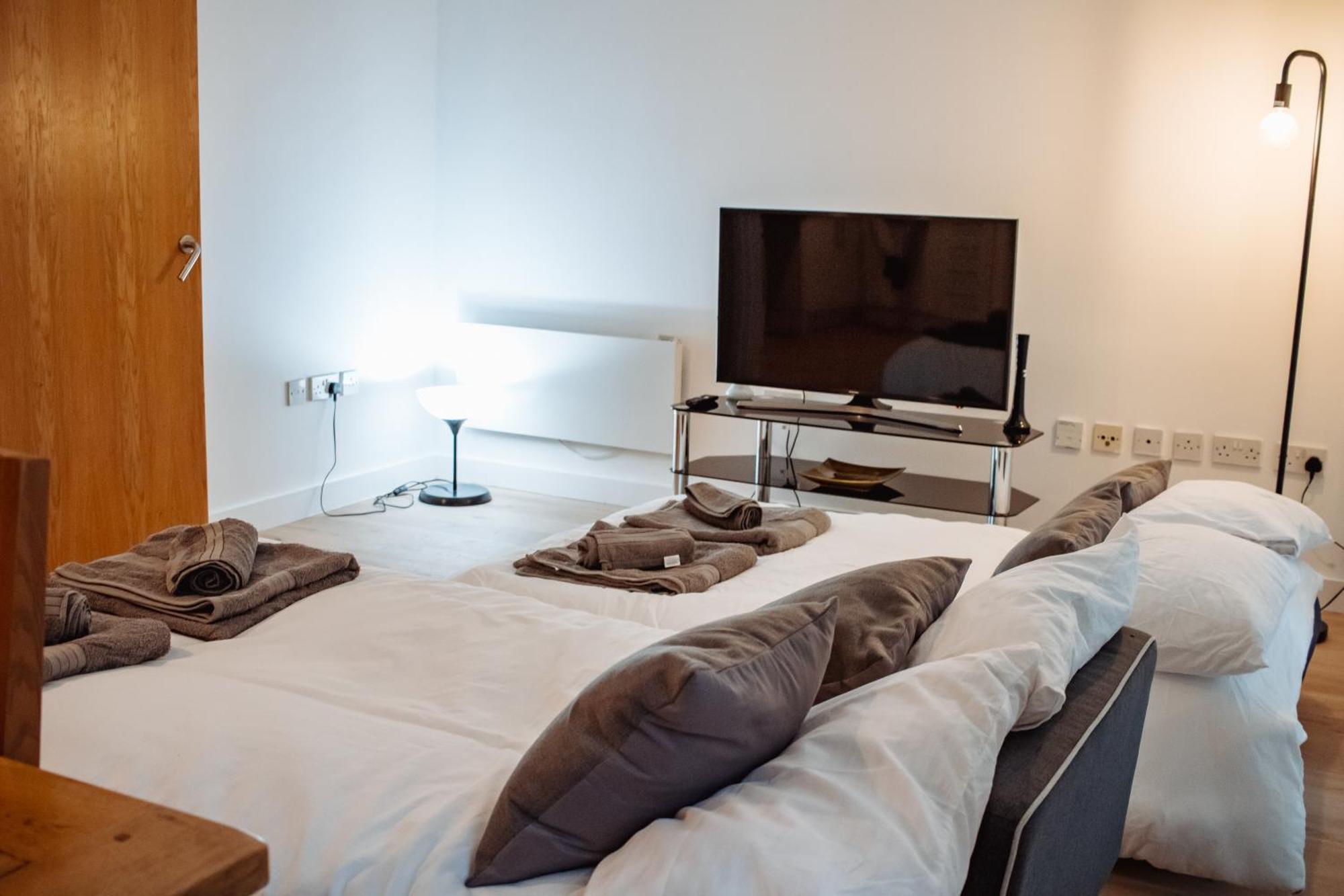 & Spacious, Sleeps 8, Perfect For Groups Apartment Leeds (West Yorkshire)