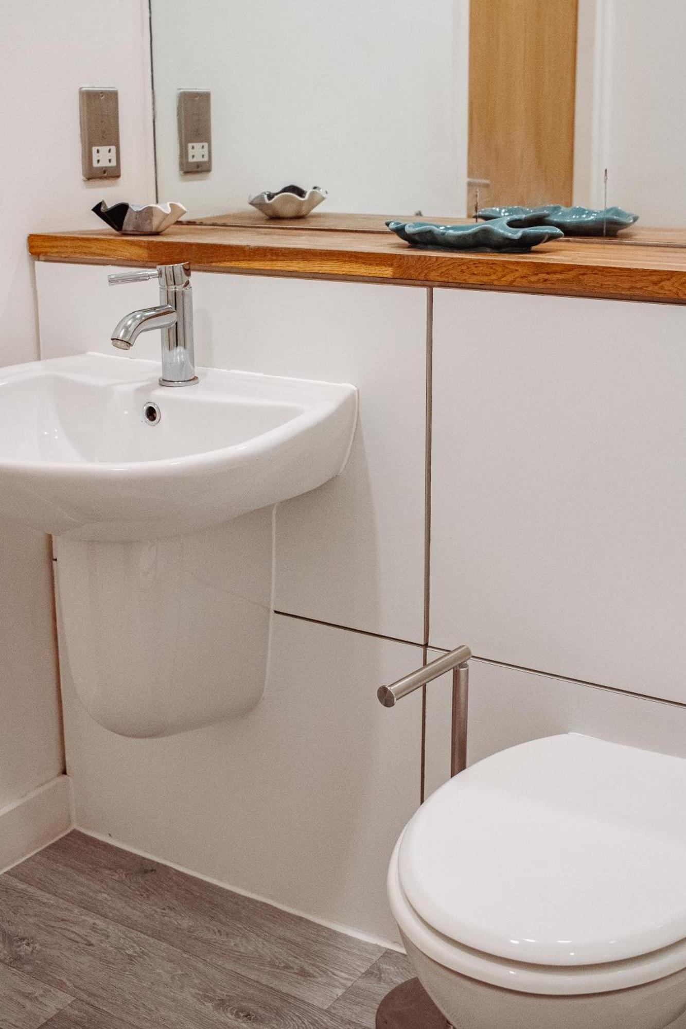 Apartment & Spacious, Sleeps 8, Perfect For Groups Leeds (West Yorkshire)